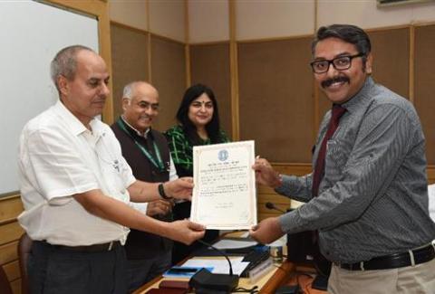 Ministry of Defence were awarded with certificates by DG IIMC Sh Kuldeep Singh Dhatwalia in the vale 